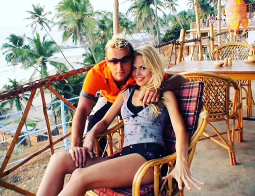 Сергей Аморалов с женой на курорте