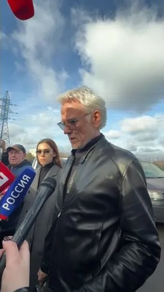 Нажми и смотри