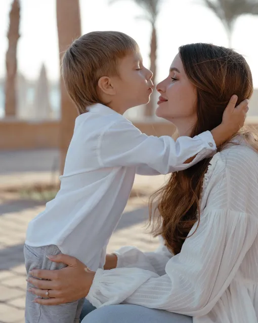 Виктория Чуева с сыном на отдыхе Виктория Чуева с сыном на отдыхе