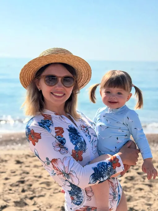 Ольга Кузьмина с дочерью на отдыхе