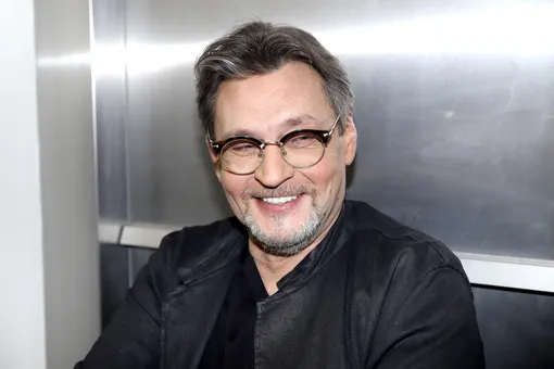 Александр Домогаров заверил: декольте недостаточно, чтобы привлечь его внимание