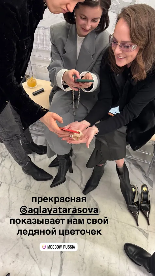 Аглая Тарасова на модном показе в Москве