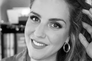 Умерла от тяжелой болезни мозга вскоре после рождения дочери 35-летняя телеведущая и актриса Мэдди Анхольт Умерла от тяжелой болезни мозга вскоре после рождения дочери 35-летняя телеведущая и актриса Мэдди Анхольт