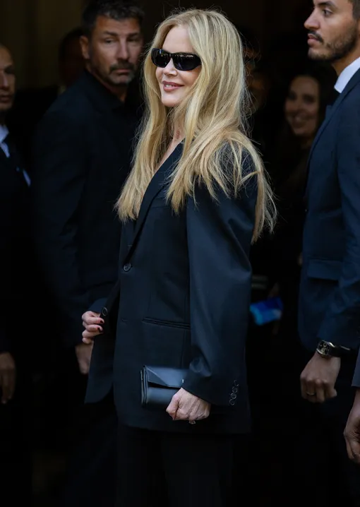 Николь Кидман на показе Balenciaga Николь Кидман на показе Balenciaga