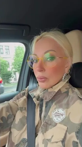 Нажми и смотри