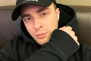 Школьница разделась и стала жертвой секс-шантажа на кастинге для Егора Крида Школьница разделась и стала жертвой секс-шантажа на кастинге для Егора Крида