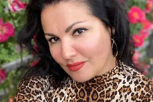 «Фигурка точёная!»: Анна Нетребко в мини-шортах похвасталась стройными ножками «Фигурка точёная!»: Анна Нетребко в мини-шортах похвасталась стройными ножками