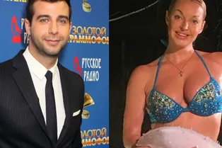 Иван Ургант высмеял Анастасию Волочкову в песне Иван Ургант высмеял Анастасию Волочкову в песне