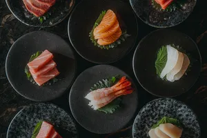 Новый ресторан традиционной японской кухни, блюда на компанию, дачный сезон: гастрономический дайджест