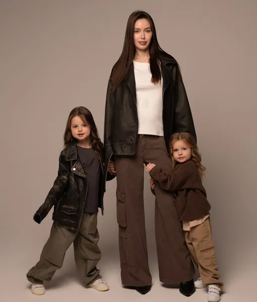 Анастасия Костенко с дочерьми