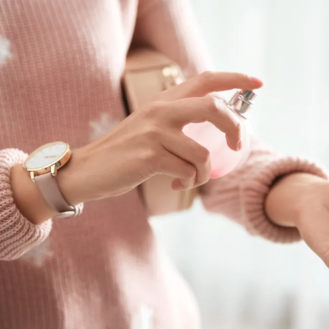 Они настоящие? 10 способов отличить оригинальные духи от подделки