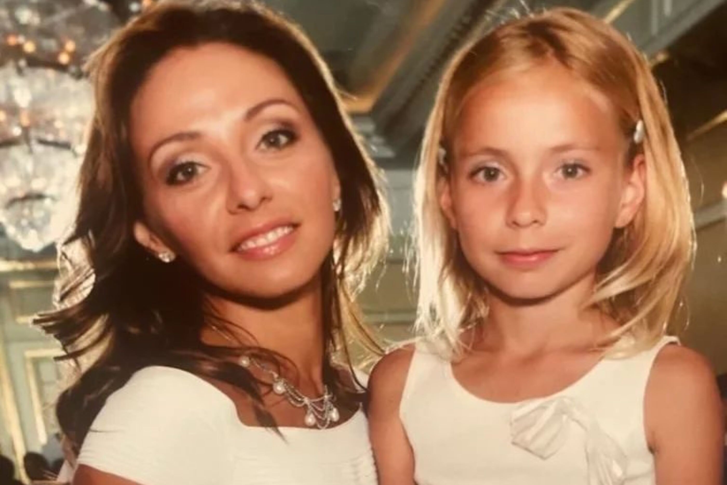 Аққұбалар порно секс видео Порно бейне галереясының тесігі