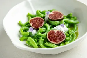 Куда сходить вкусно поесть в Москве: свежие гастроидеи на ближайшие выходные и не только