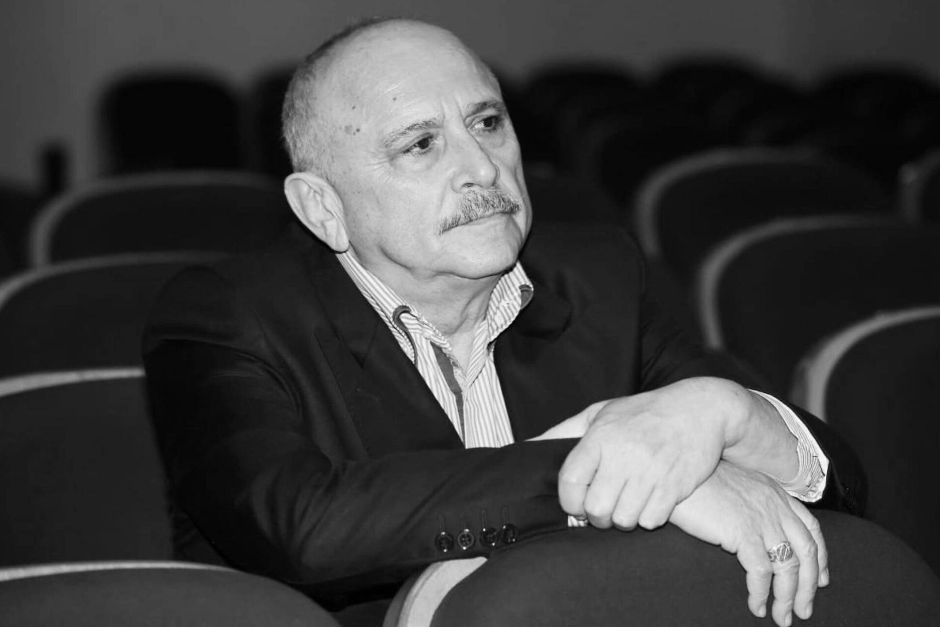 Умер в больнице актер фильма «Не бойся, я с тобой!», главный режиссер русского театра Александр Шаровский