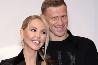 «Мы собираем Павла на свадьбу»: Мария Погребняк помогла бывшему мужу выбрать костюм для торжества «Мы собираем Павла на свадьбу»: Мария Погребняк помогла бывшему мужу выбрать костюм для торжества