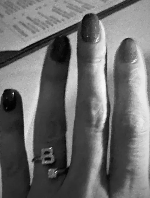 Селена Гомес устроила распродажу в честь выхода нового альбома