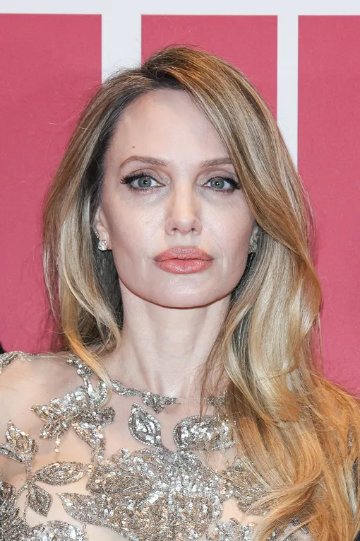 Так Анджелина Джоли выглядела ранее