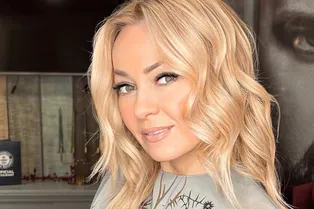 «Роскошная!»: Яна Рудковская в кутюрном платье произвела фурор на «Новой волне» «Роскошная!»: Яна Рудковская в кутюрном платье произвела фурор на «Новой волне»