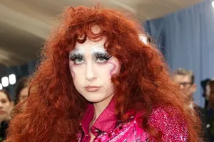 Скандалистка со звездной болезнью: Голливуд ополчился на Чаппелл Роан после скандала с 11-летней дочерью Джуда Лоу