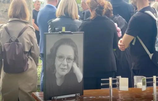 Актрису похоронили в могиле ее супруга Актрису похоронили в могиле ее супруга