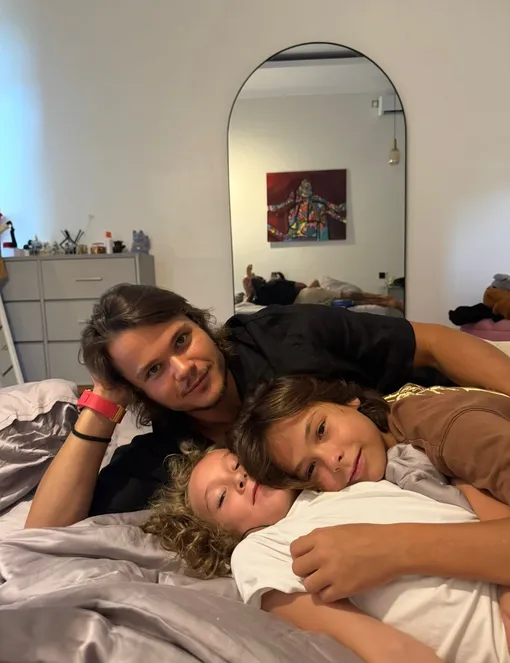 Степан кузьменко с детьми Айзы от разных мужчин Степан кузьменко с детьми Айзы от разных мужчин