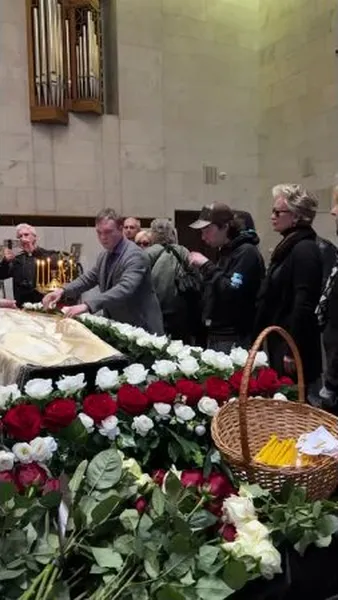 Нажми и смотри