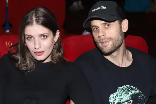 Бывший муж Анны Чиповской обнял ее у гроба мамы: видео Бывший муж Анны Чиповской обнял ее у гроба мамы: видео