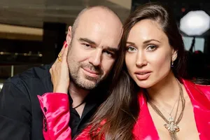 «Не обижай маму! Она меня привезла в аквапарк»: дочь Елены Товстик публично обратилась к отцу «Не обижай маму! Она меня привезла в аквапарк»: дочь Елены Товстик публично обратилась к отцу