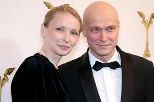 Жена Юры Борисова показала редкое фото актера с дочерью в день ее рождения