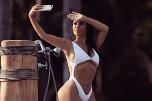 За 4 дня отпуска в Мексике Ким Кардашьян сделала 6 тысяч селфи За 4 дня отпуска в Мексике Ким Кардашьян сделала 6 тысяч селфи