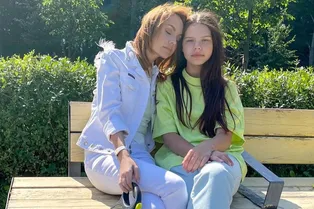 «Мило до слез!»: МакSим впервые после выхода из комы снялась с дочерью