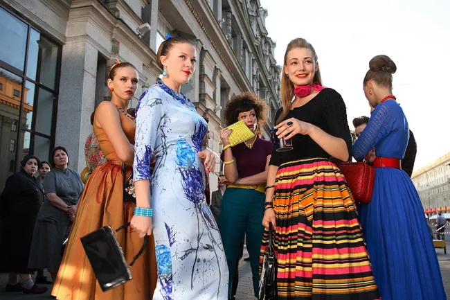 Стиль стиляги для женщин: макияж, прически, одежда