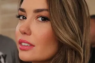 «Секси-вампирчик»: Агата Муцениеце исполнила забавный эротический танец