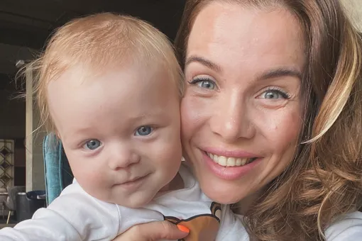 «Я стала мамой потрясающего мальчика, который поменял меня полностью»: звезда «Дома-2» Александра Гозиас показала сына «Я стала мамой потрясающего мальчика, который поменял меня полностью»: звезда «Дома-2» Александра Гозиас показала сына