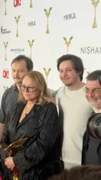 Нажми и смотри