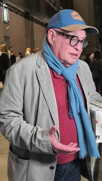 Нажми и смотри