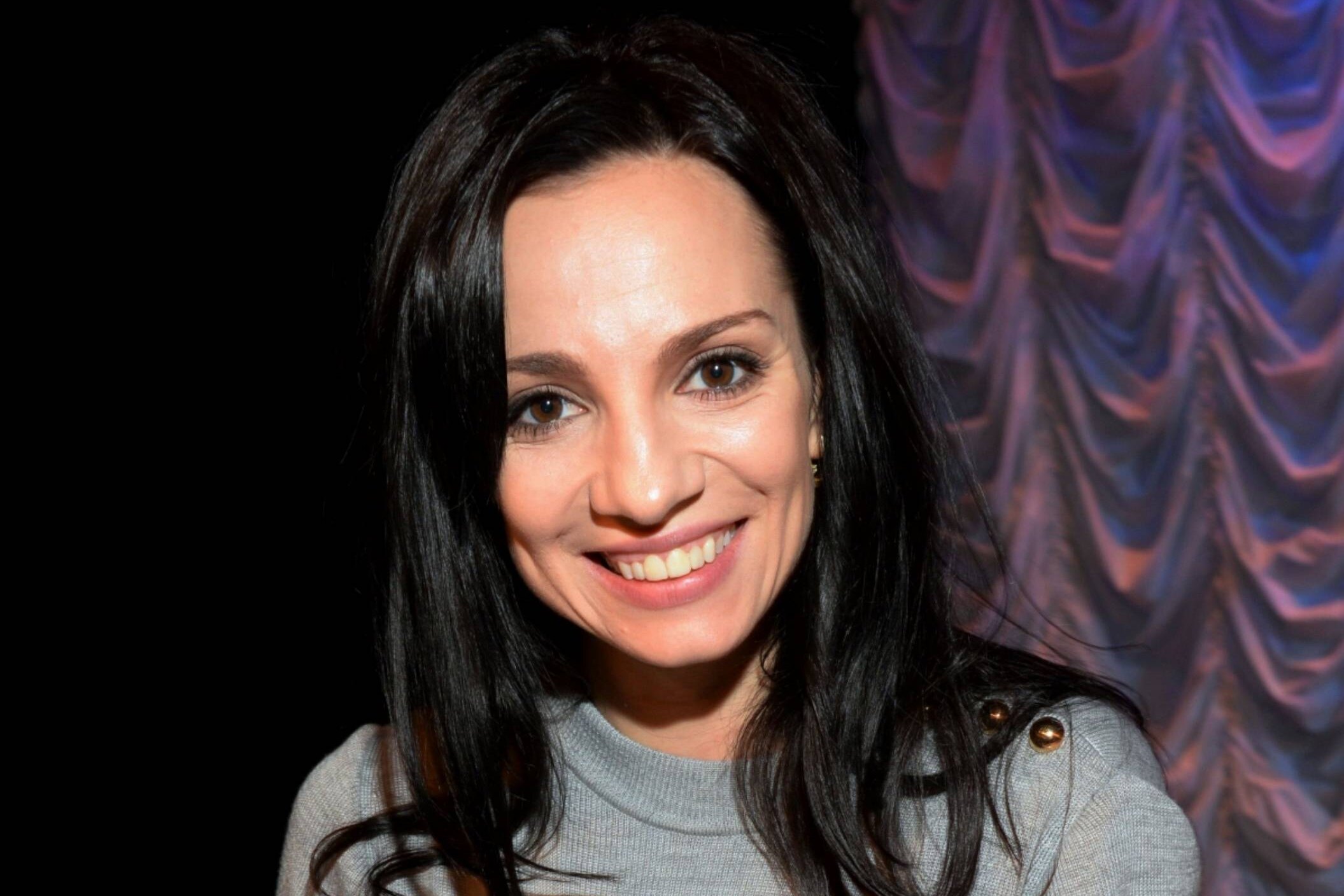 Брюнетка порно массаж онлайн смотреть