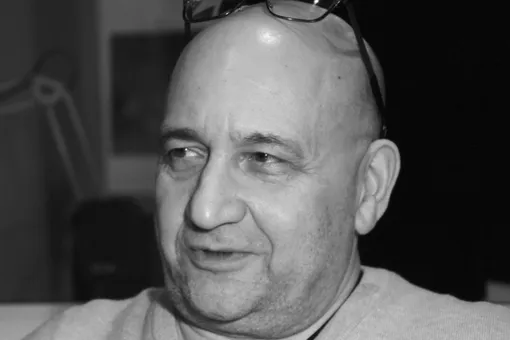 «Поставил на колени и выстрелил в затылок»: известный архитектор Александр Супоницкий погиб на глазах дочери в Питере «Поставил на колени и выстрелил в затылок»: известный архитектор Александр Супоницкий погиб на глазах дочери в Питере