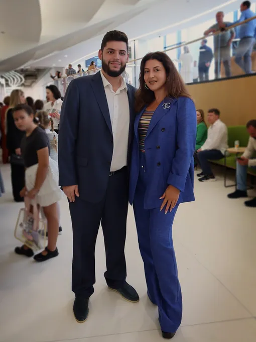 Жасмин с сыном на мероприятии Жасмин с сыном на мероприятии