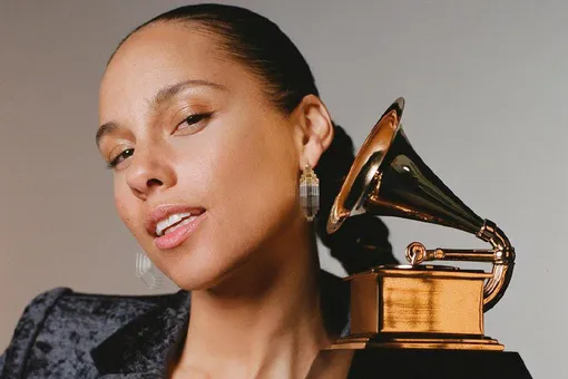 Объявлено имя ведущей церемонии вручения премии Grammy-2019 Объявлено имя ведущей церемонии вручения премии Grammy-2019